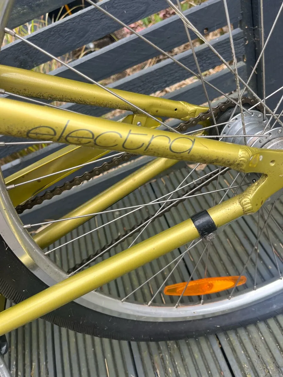 Ladies bicycle - Image 4