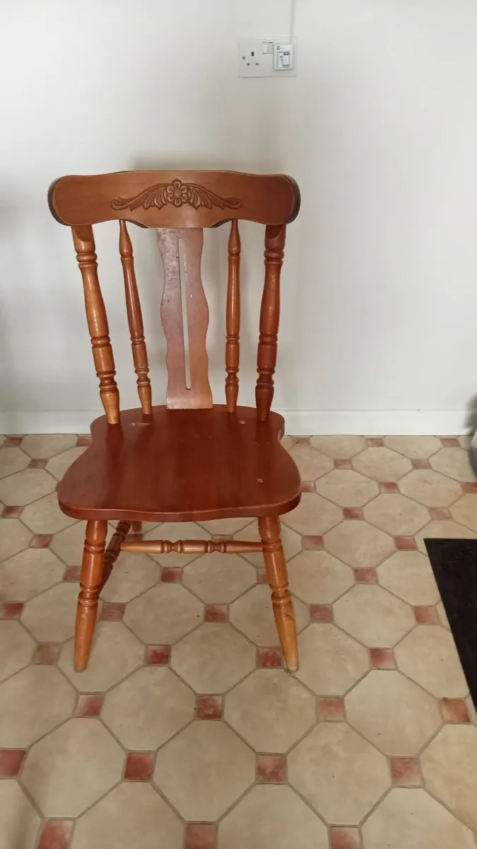 Kitchen table - Image 1