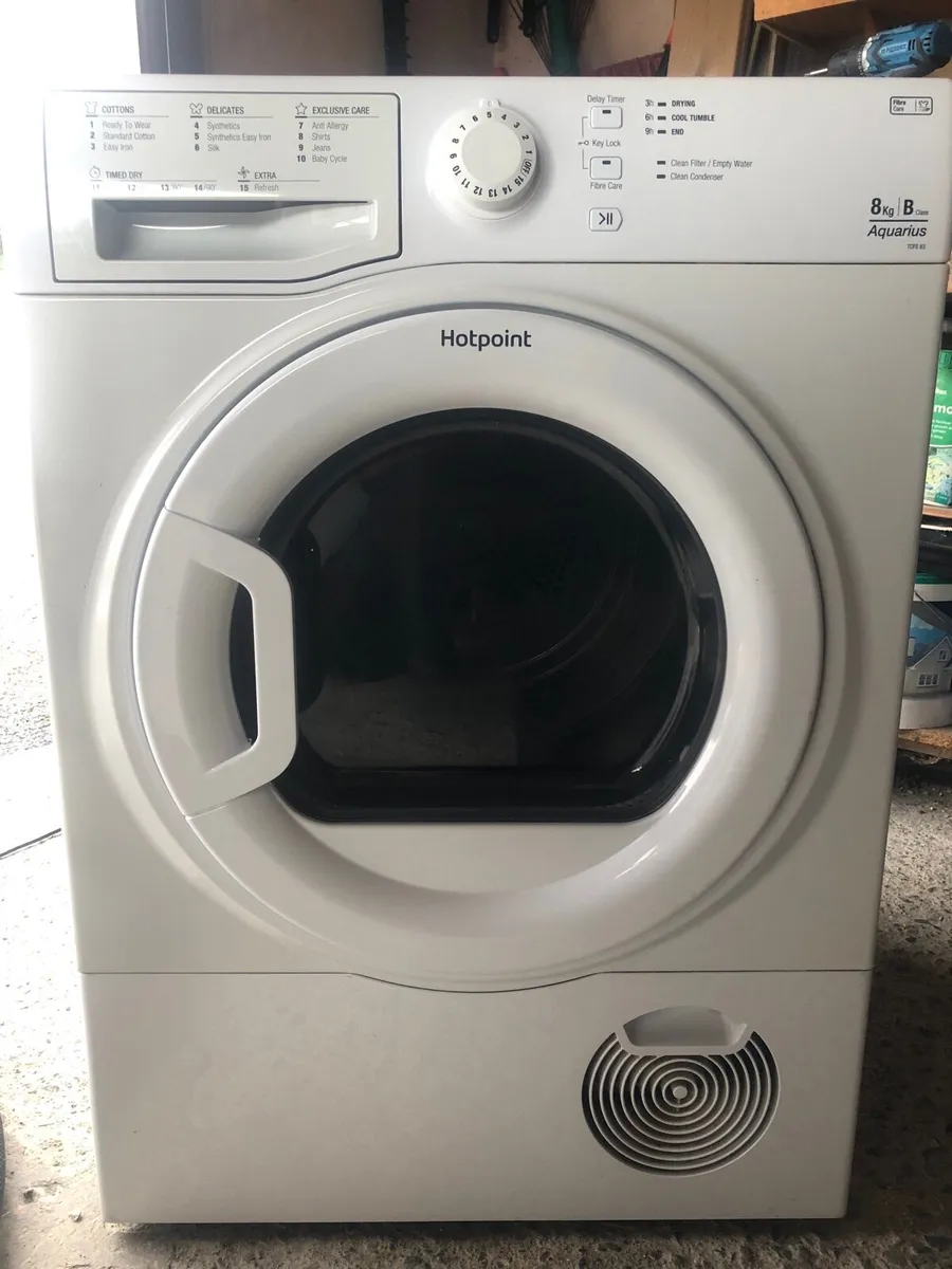 Hotpoint 8kg condenser dryer - Image 1