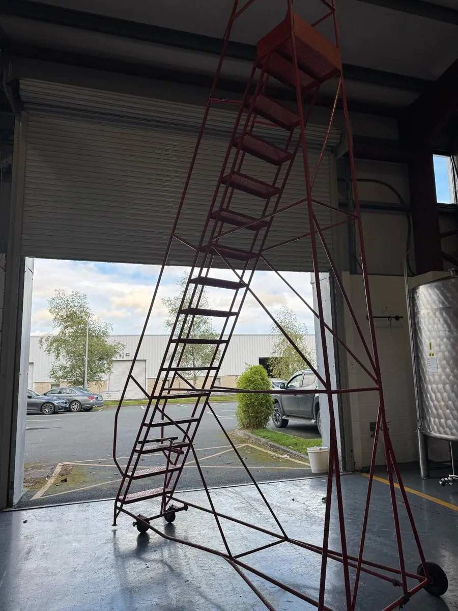 Ladder (Mobile platform) 4.70m - Image 1