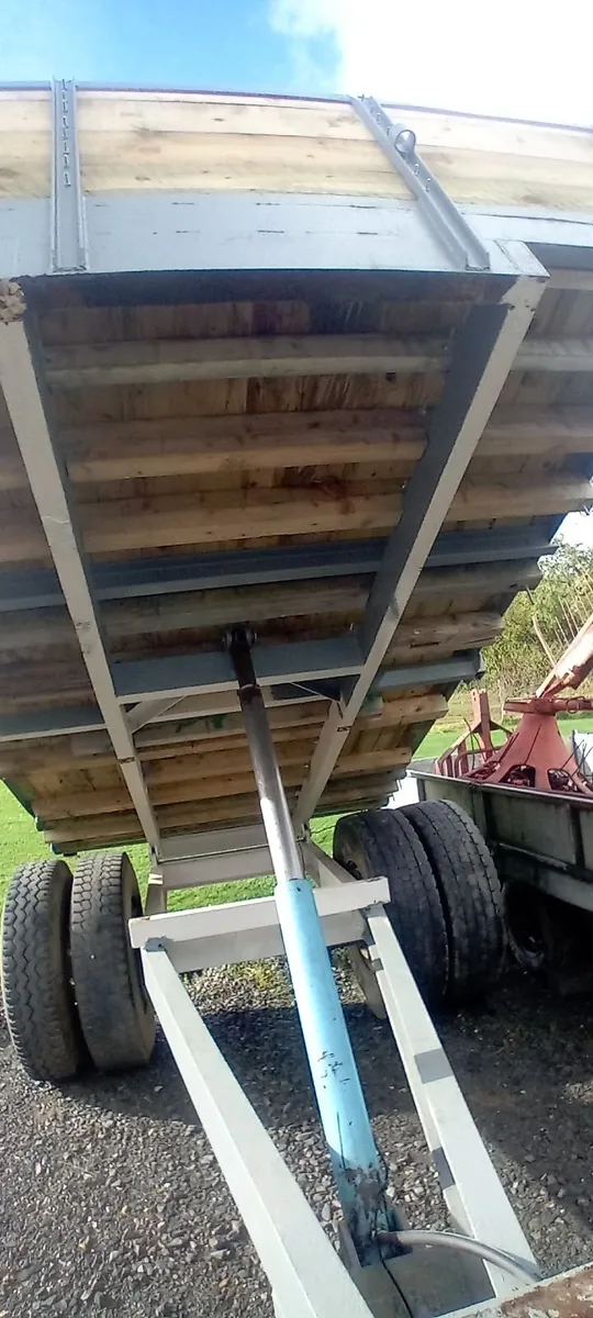 Tipping trailer 13ft x 7ft 8inch - Image 2