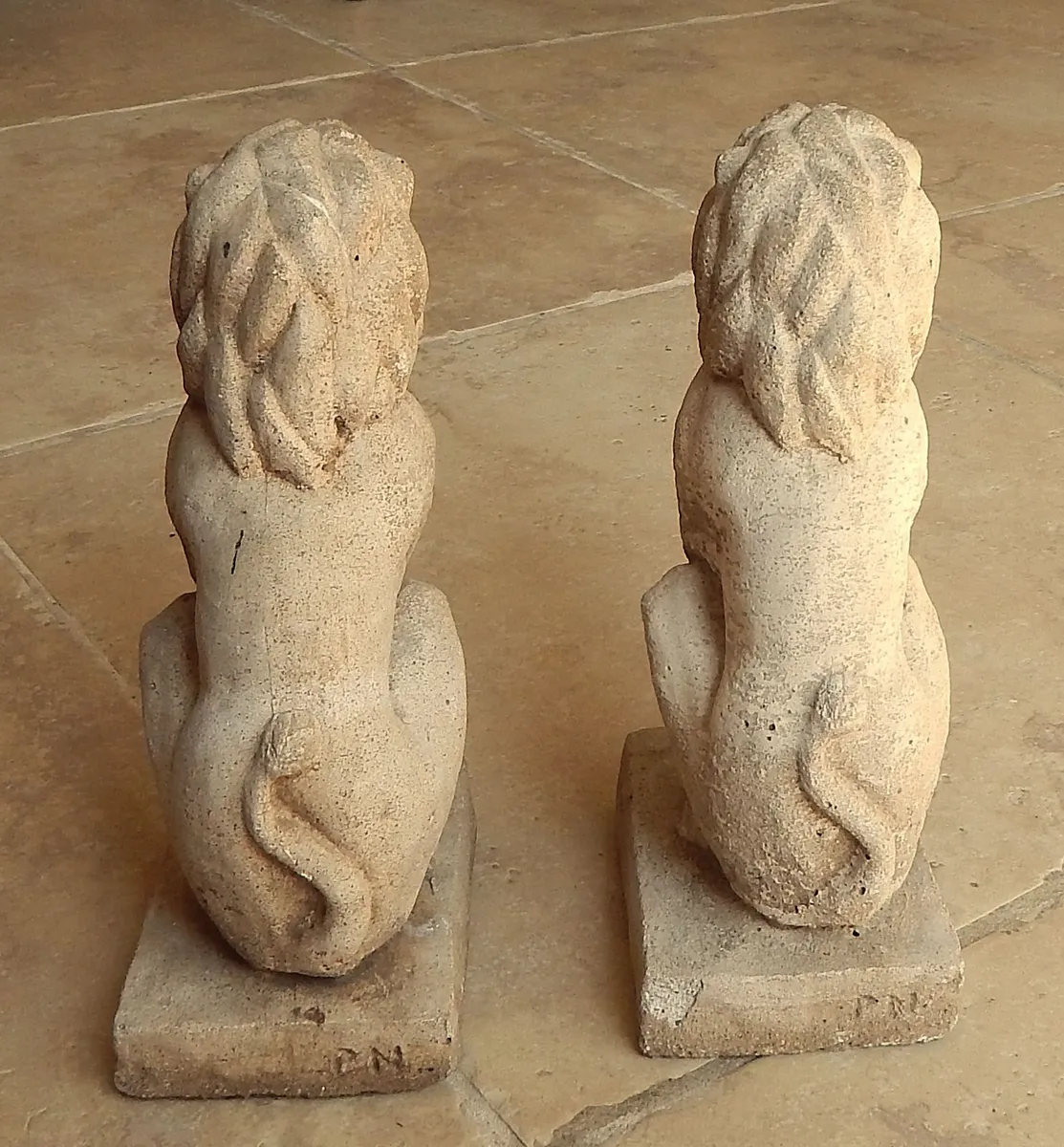 2 Small Reconstituted Concrete Type Lion Figurines - Image 4