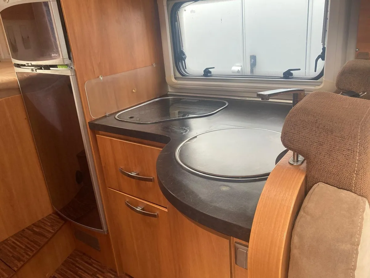 MOTORHOME - Image 2