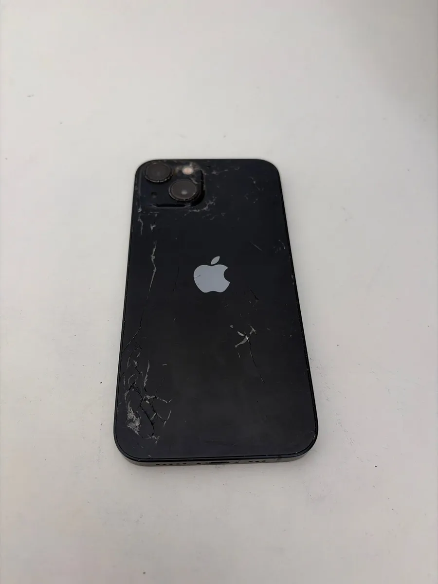 iPhone 13 - Image 2
