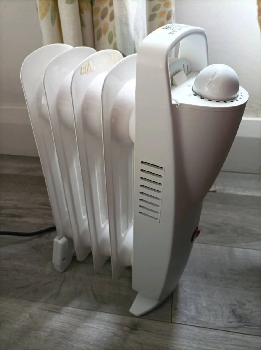 Small Oil Radiator 500W - Image 1