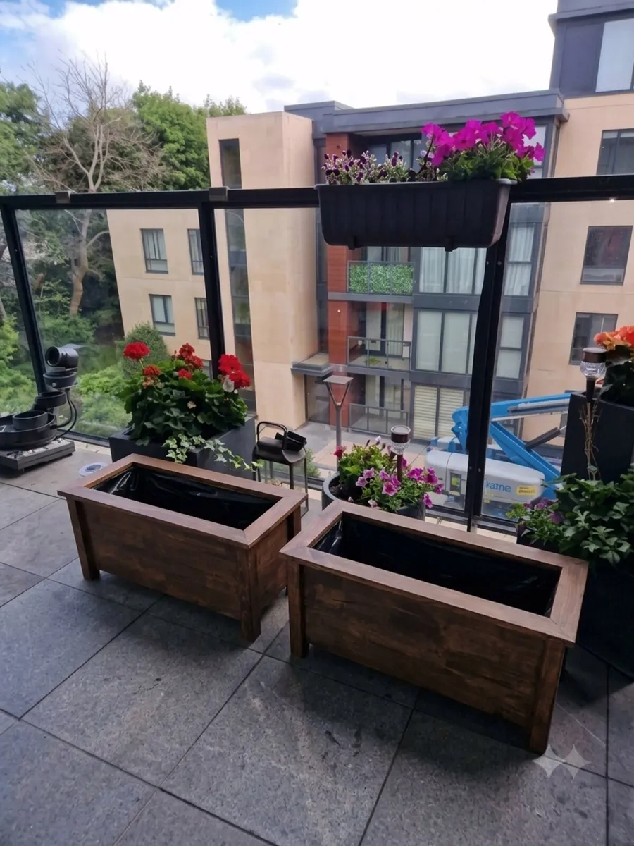 2 wooden planters 78cm x34cm H 38cm - Image 2