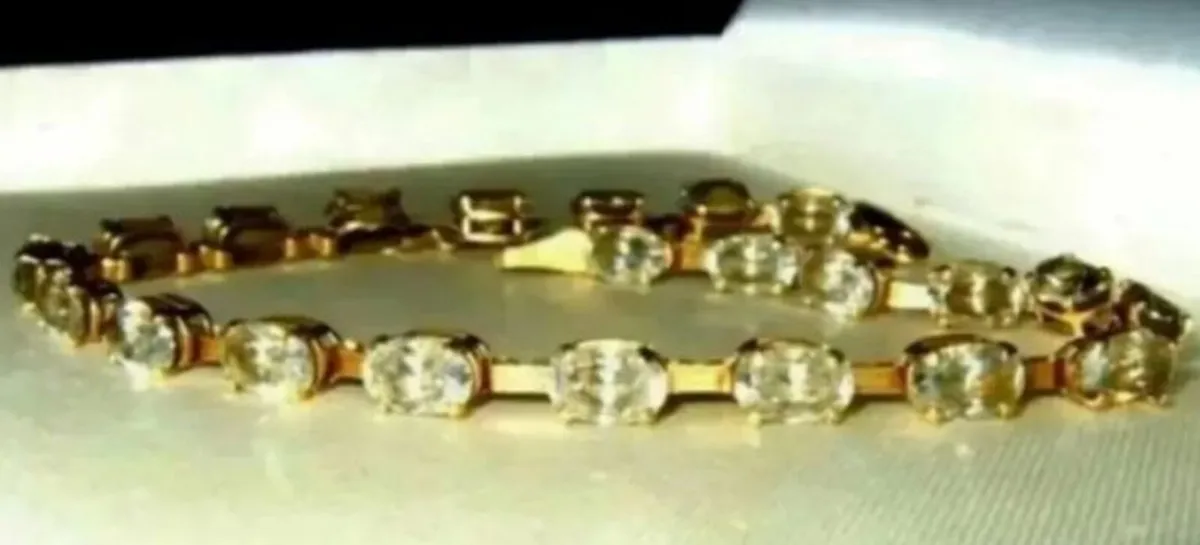 Vintage Hallmarked 14ct Gold Tennis Bracelet - Image 2