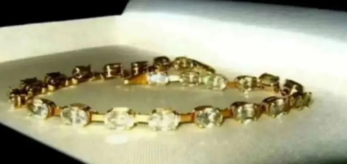 Vintage Hallmarked 14ct Gold Tennis Bracelet - Image 3