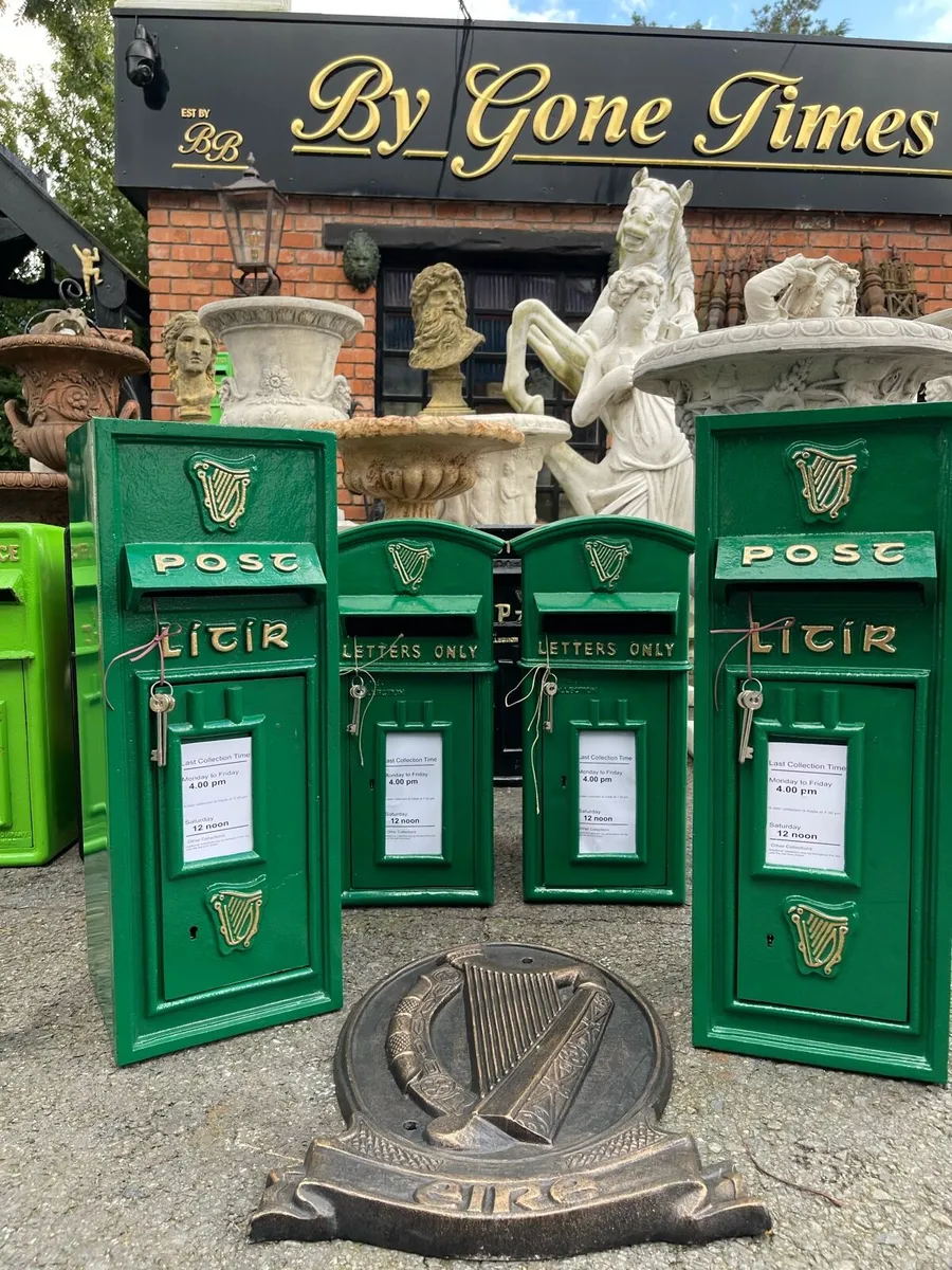 Irish 🇮🇪 post box building into wall - Image 4
