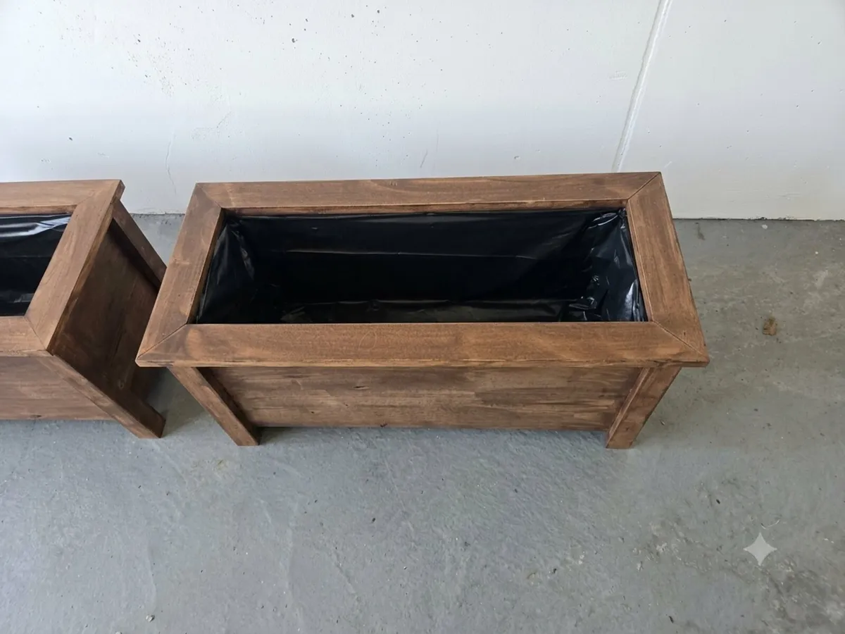 2 wooden planters 78cm x34cm H 38cm - Image 4