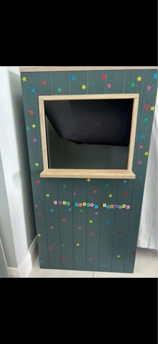 Free standing puppet theatre - Image 2