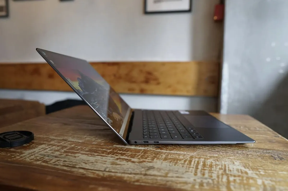 Laptop Huawei Matebook X Pro - Image 2