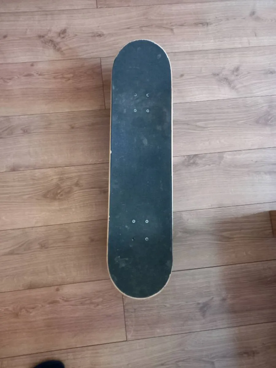 Skateboard - Image 2