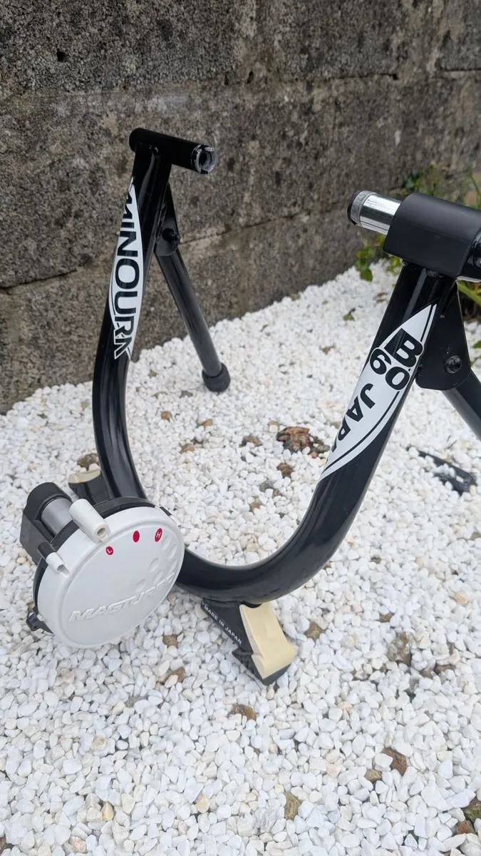 Minoura MagRide 60 Indoor Bike Trainer / Turbo Tra - Image 1