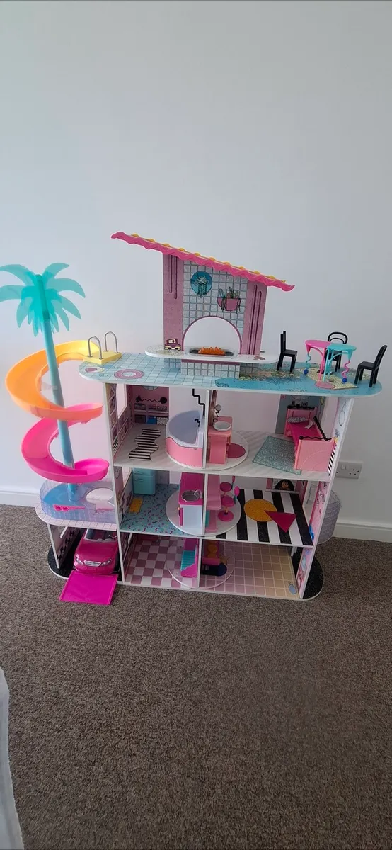 Lol doll house - Image 1