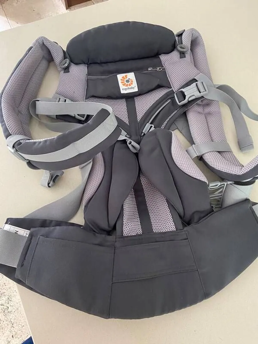 Ergobaby Omni 360 Cool Air Mesh Baby Carrier - Image 1