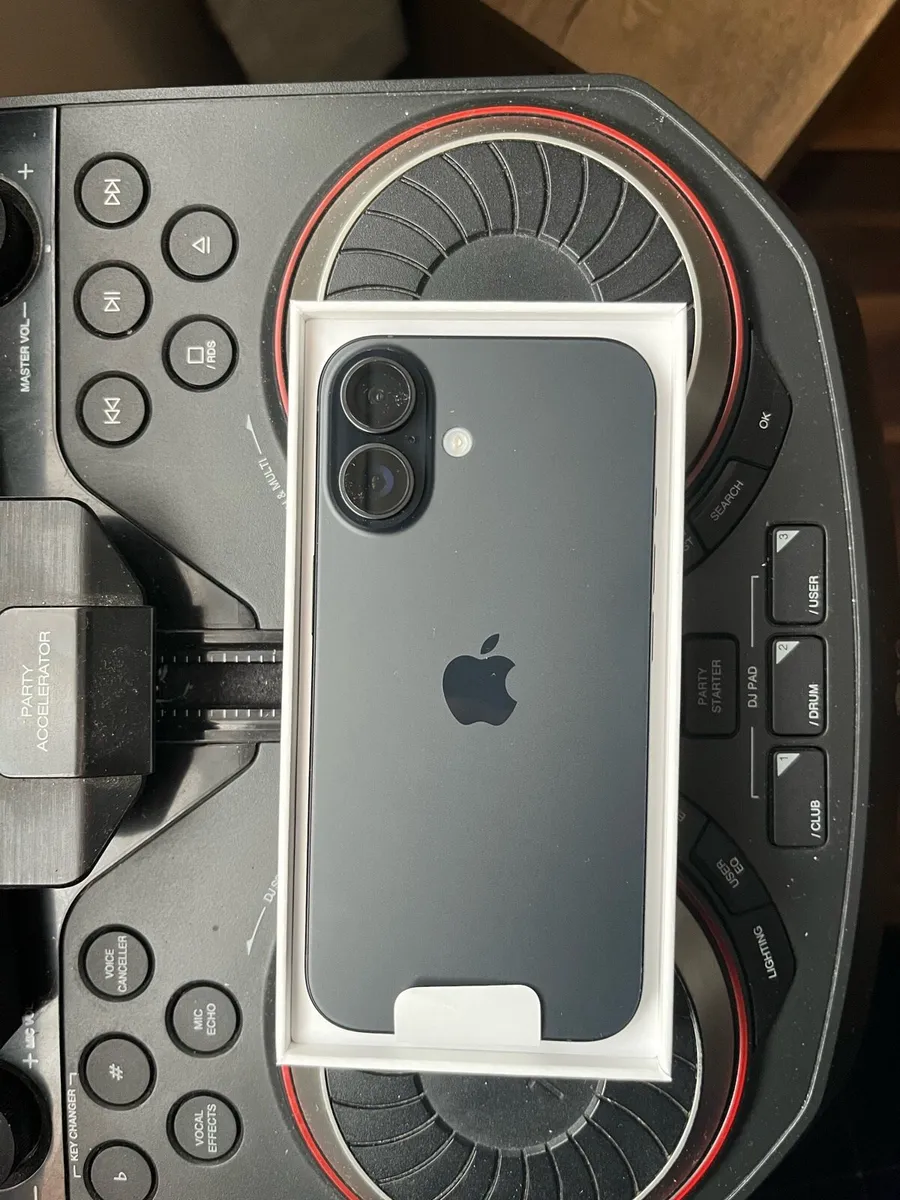 I phone 16 - Image 2