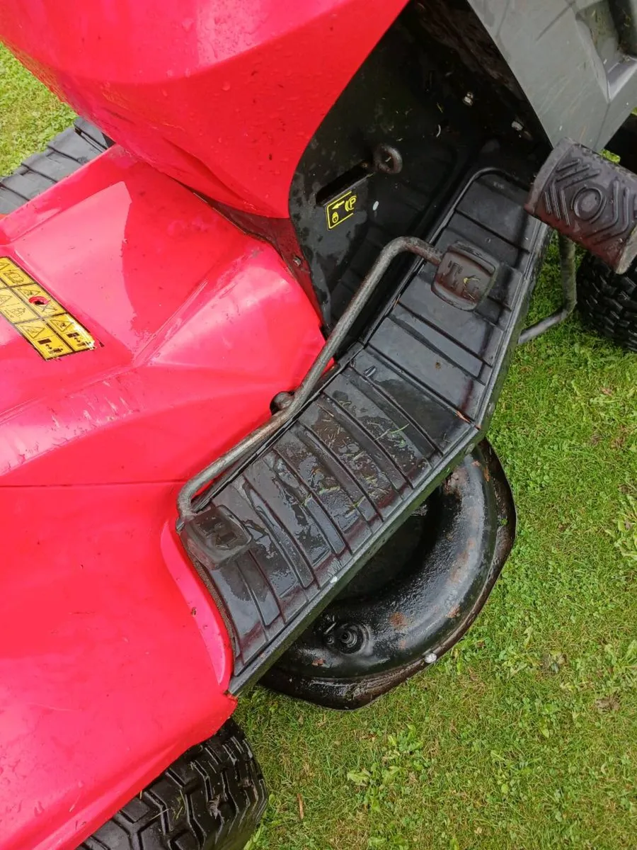 Castlegarden hydrostatic 15.5hp Briggs - Image 4