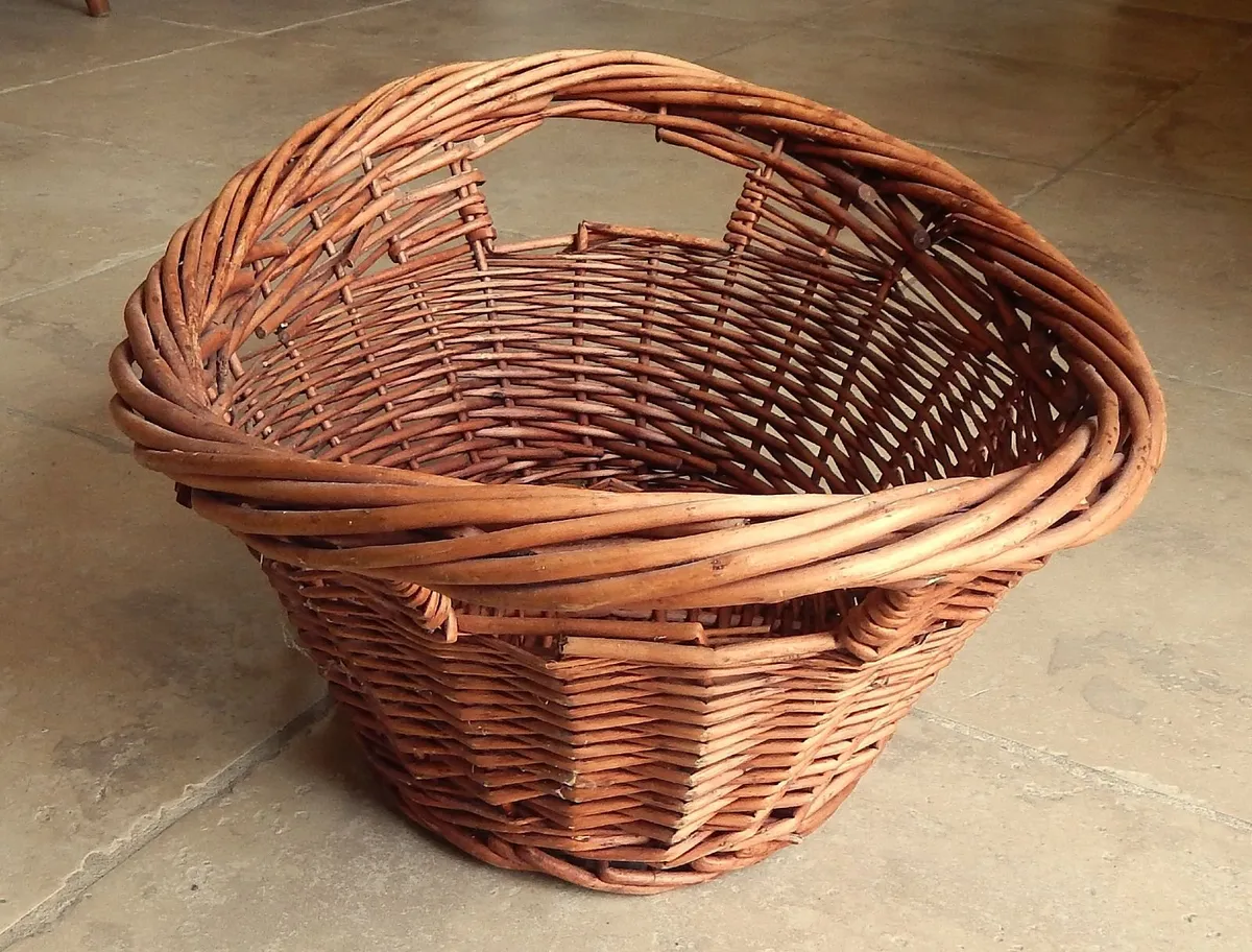 Traditional Wicker Laundry Basket - Image 2