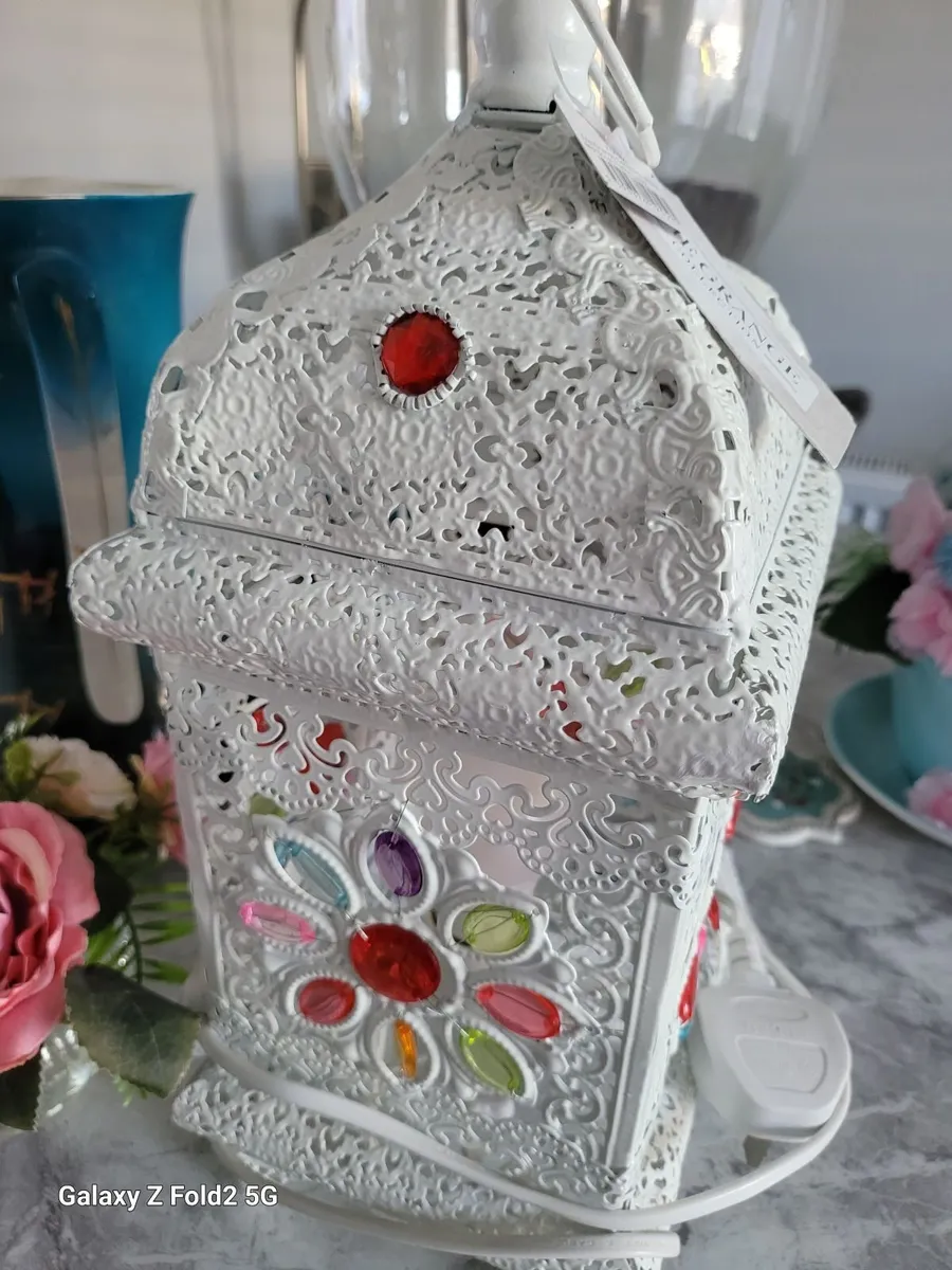 A lovely table lamp it's new