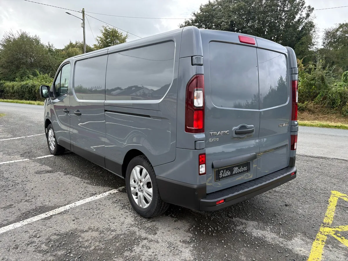 2023 (232) RENAULT TRAFIC LL30 EXTRA - Image 2