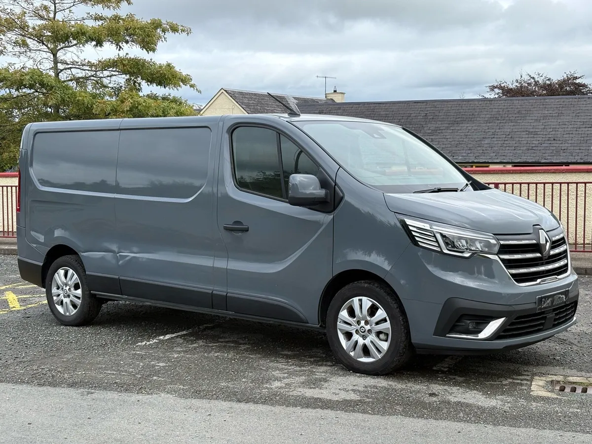 2023 (232) RENAULT TRAFIC LL30 EXTRA - Image 3