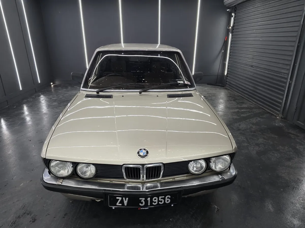 BMW 5-Series 1985 - Image 4