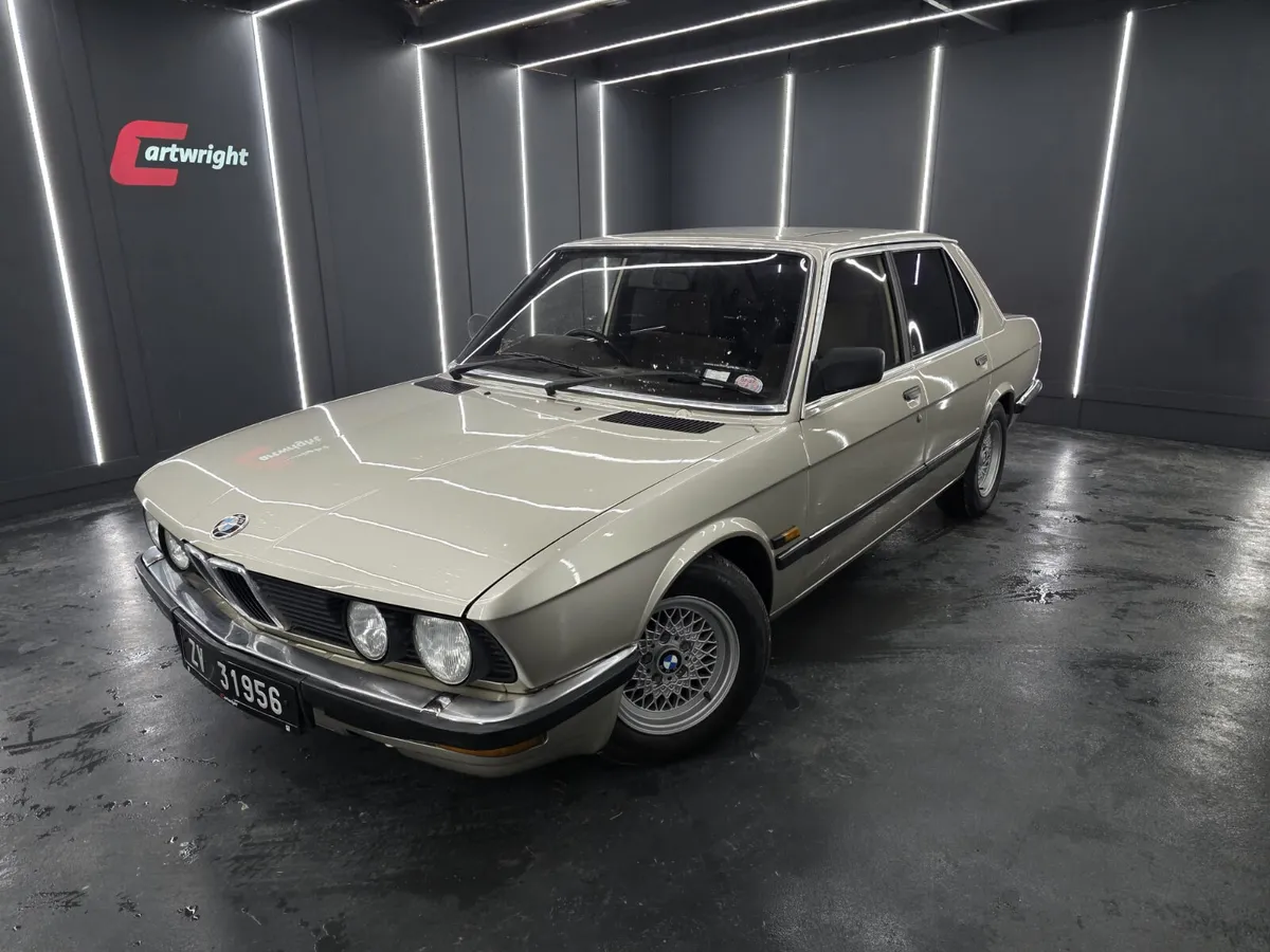 BMW 5-Series 1985 - Image 1