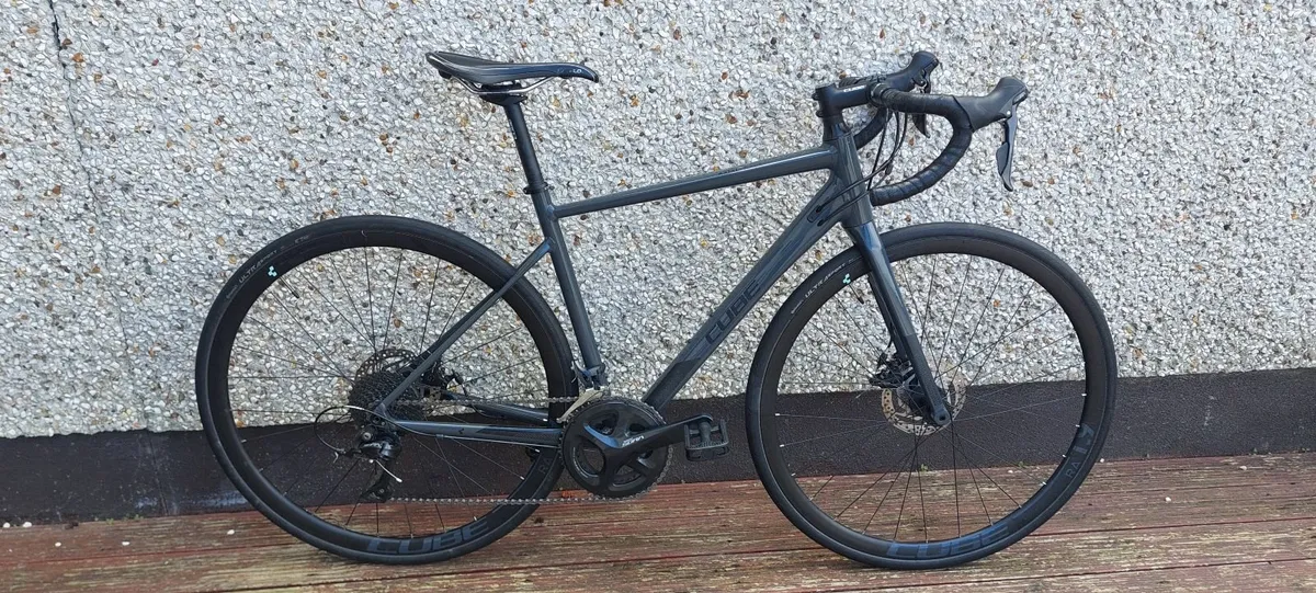 Road Bicycle - Image 1