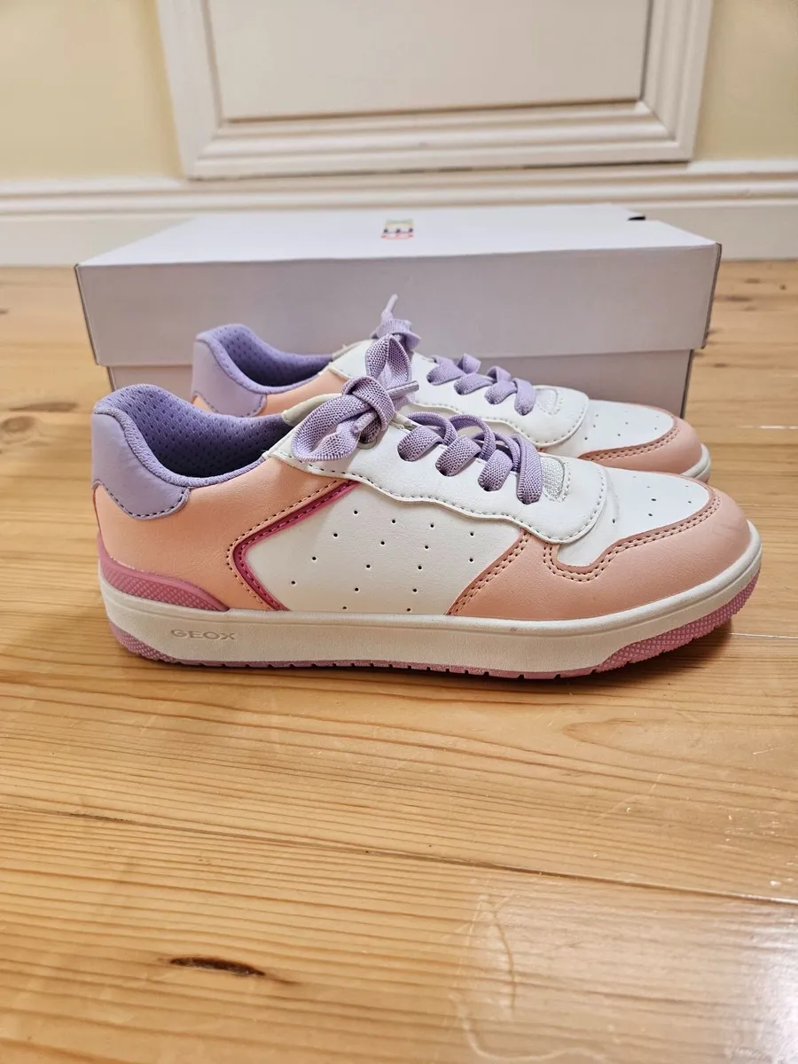 Girls Trainers Size 35 - Image 2