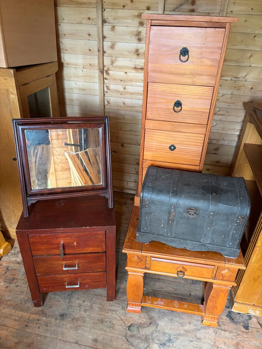 house clear out furniture €10 each - Image 2