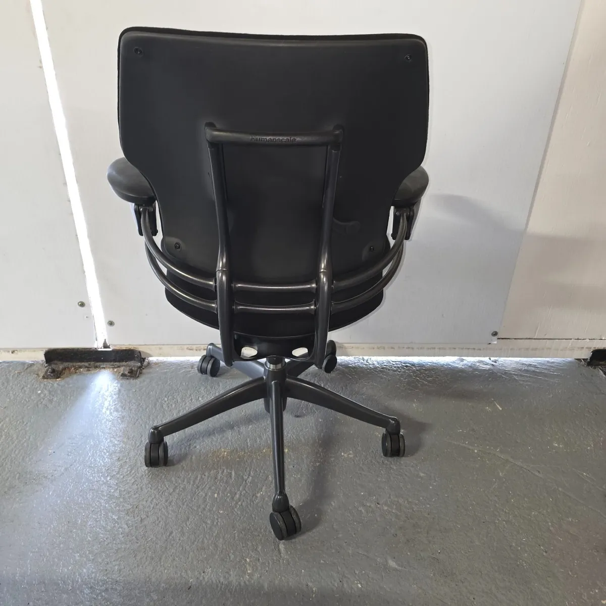 Humanscale Freedom task chair in black fabric - Image 2