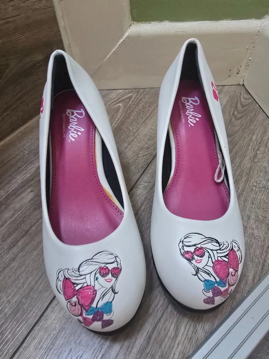 Girl's shoes - Image 1