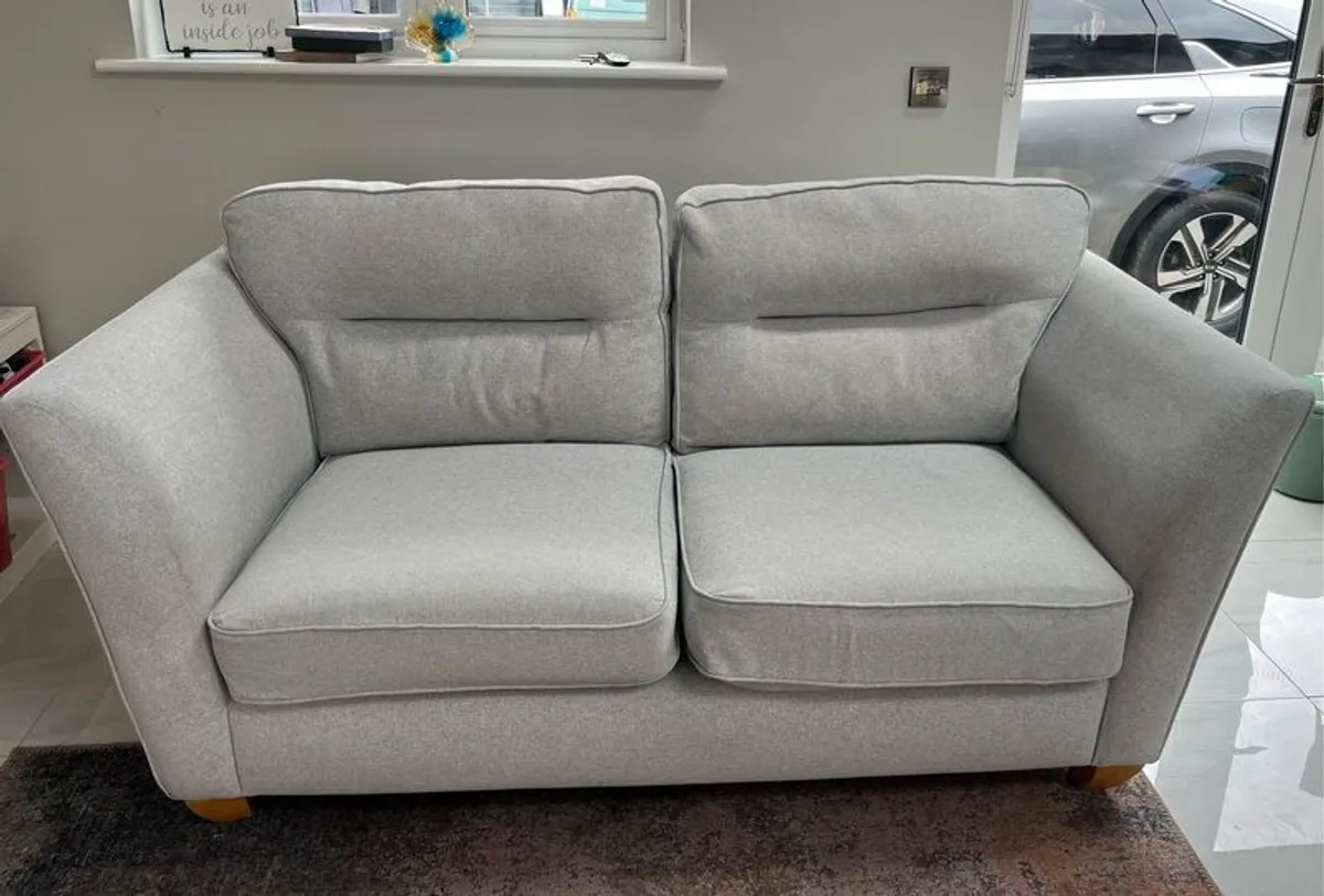 Pair of 2 seater couches - Image 1