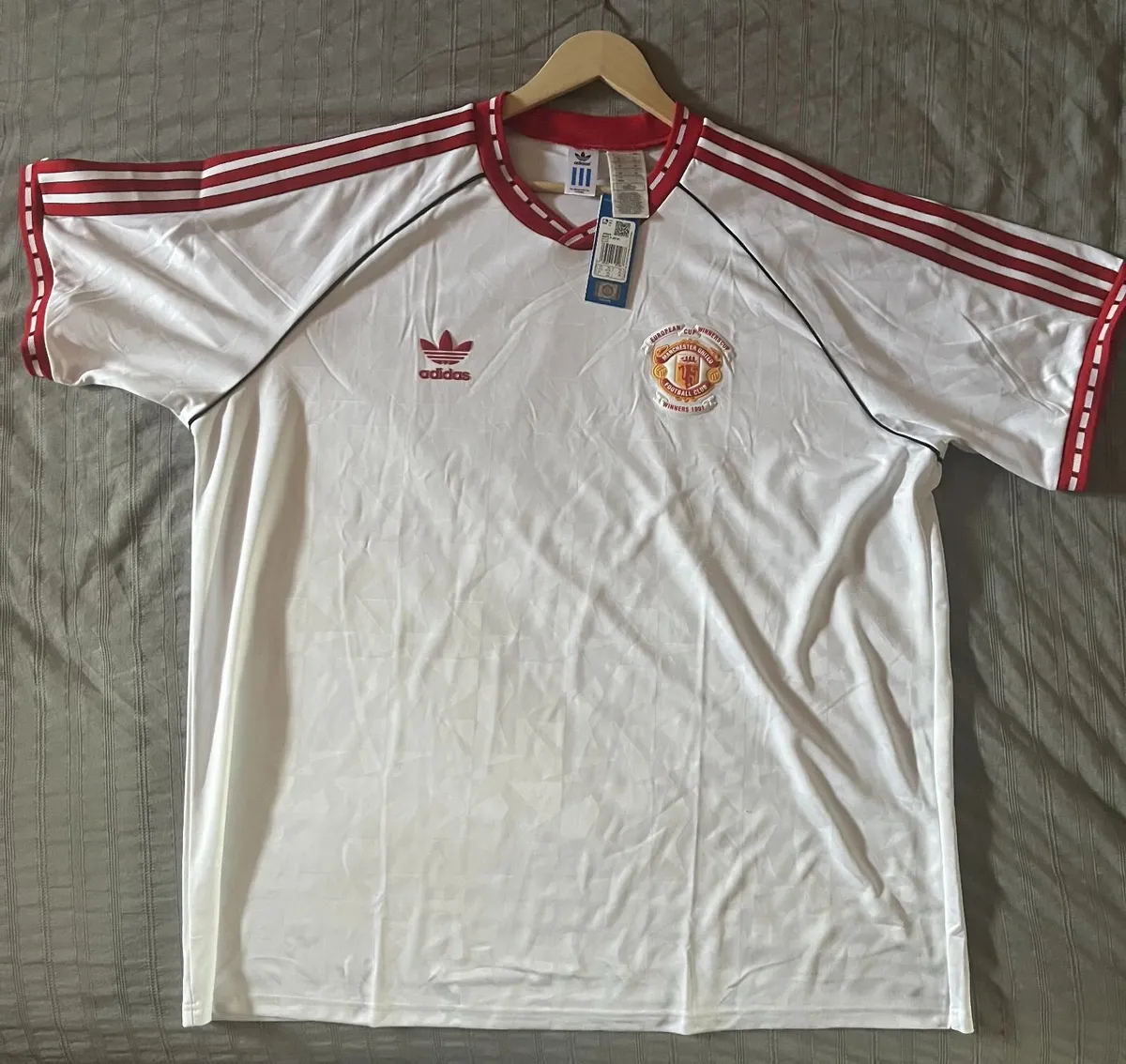 Manchester United  Replica Jersey 1991 Cup Winners - Image 1