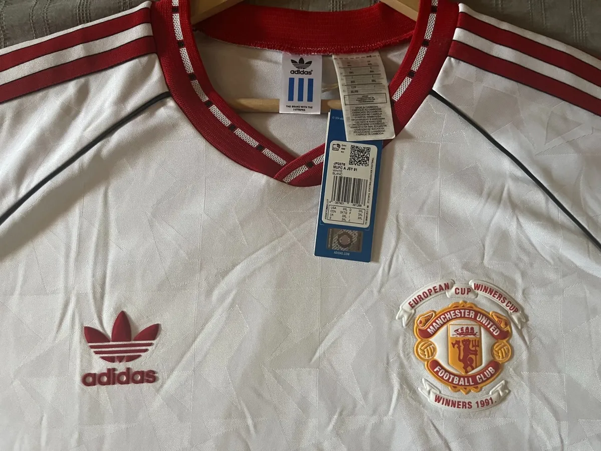 Manchester United  Replica Jersey 1991 Cup Winners - Image 2