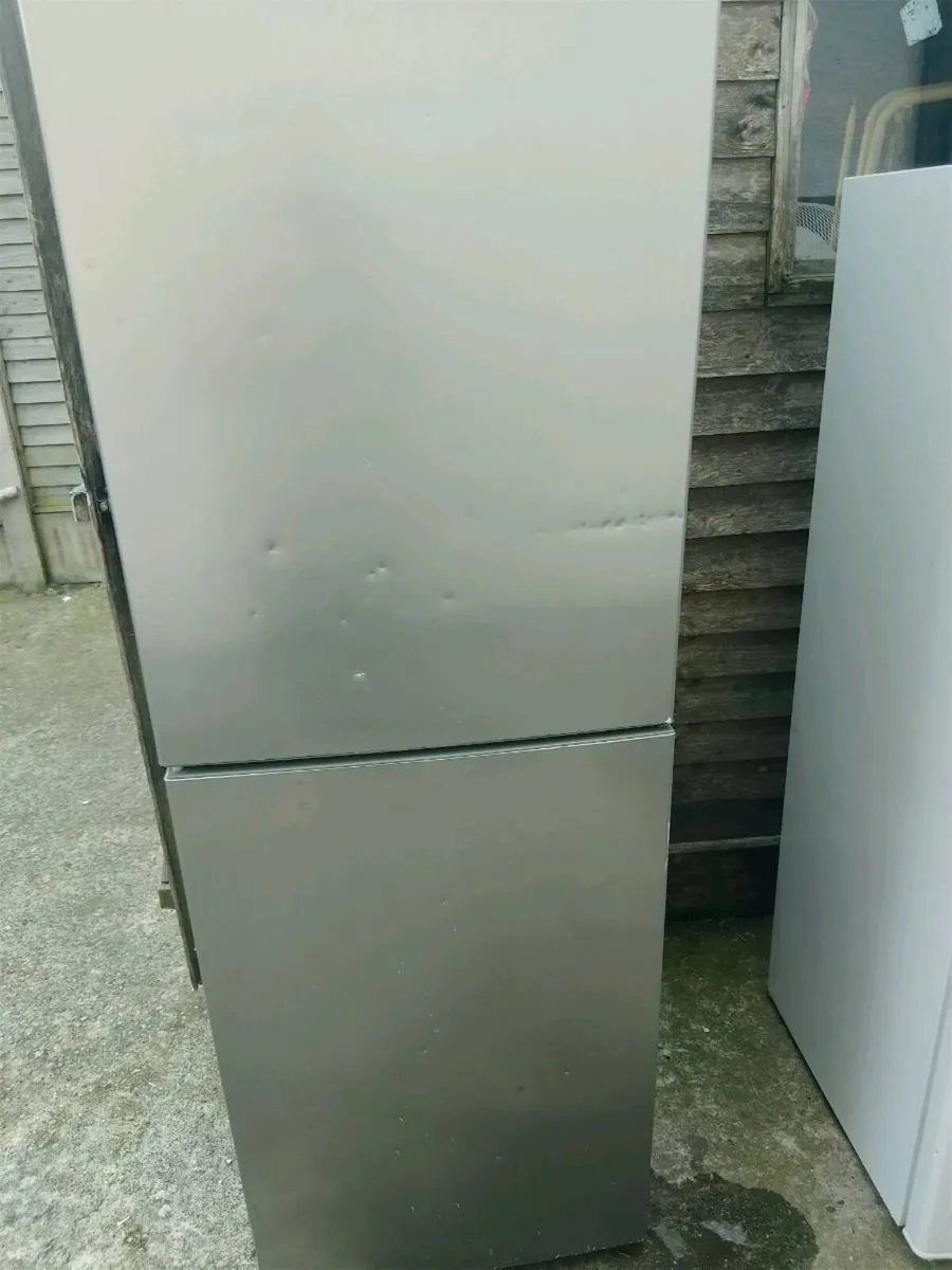 Power point fridge freezer - Image 1