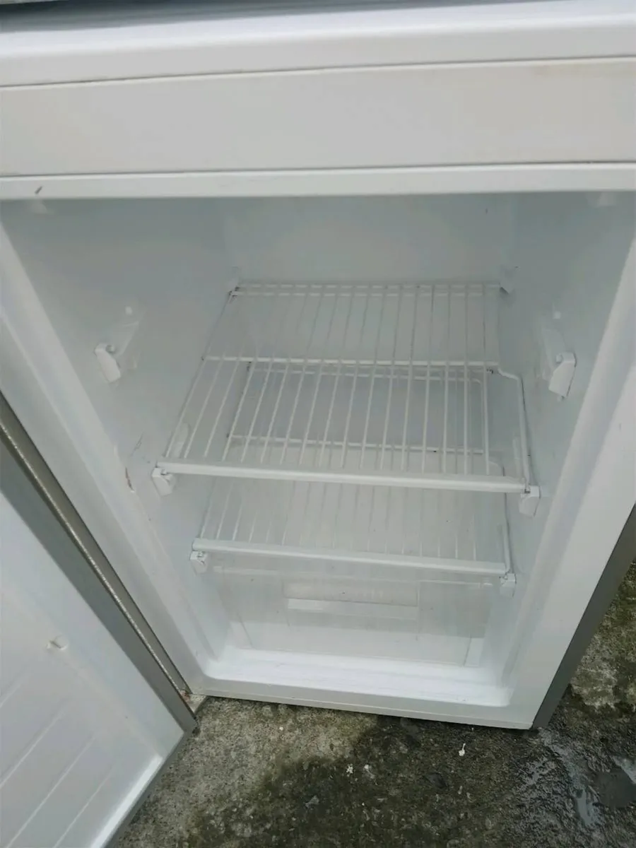 Power point fridge freezer - Image 4