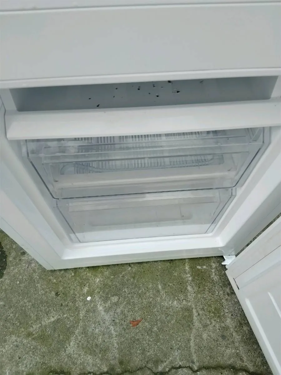 Fridge freezer - Image 4