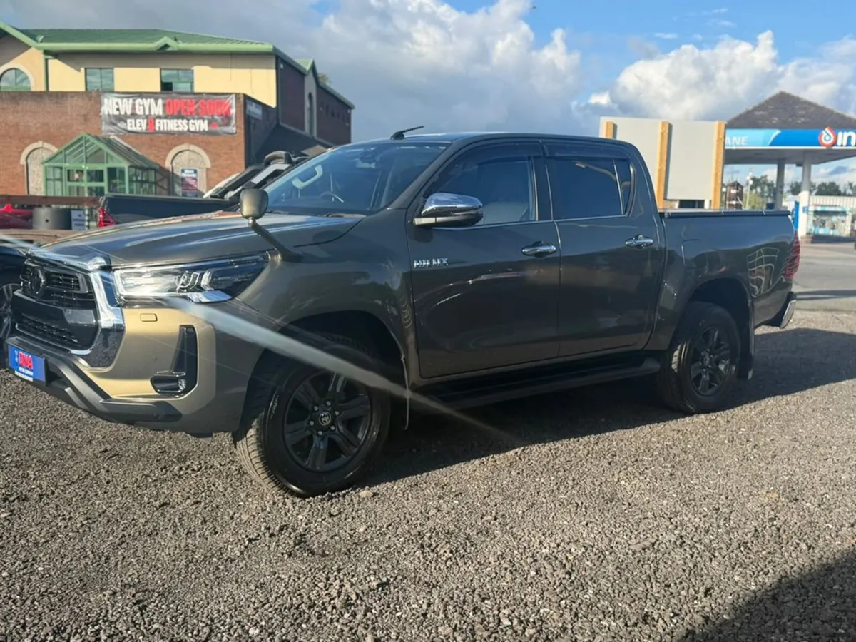 Toyota Hilux D-4D - AUTO - ONLY 29KMS - Image 4