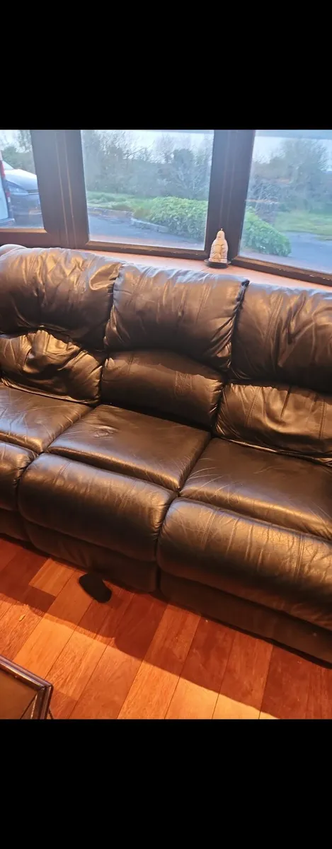 Leather couch - Image 2