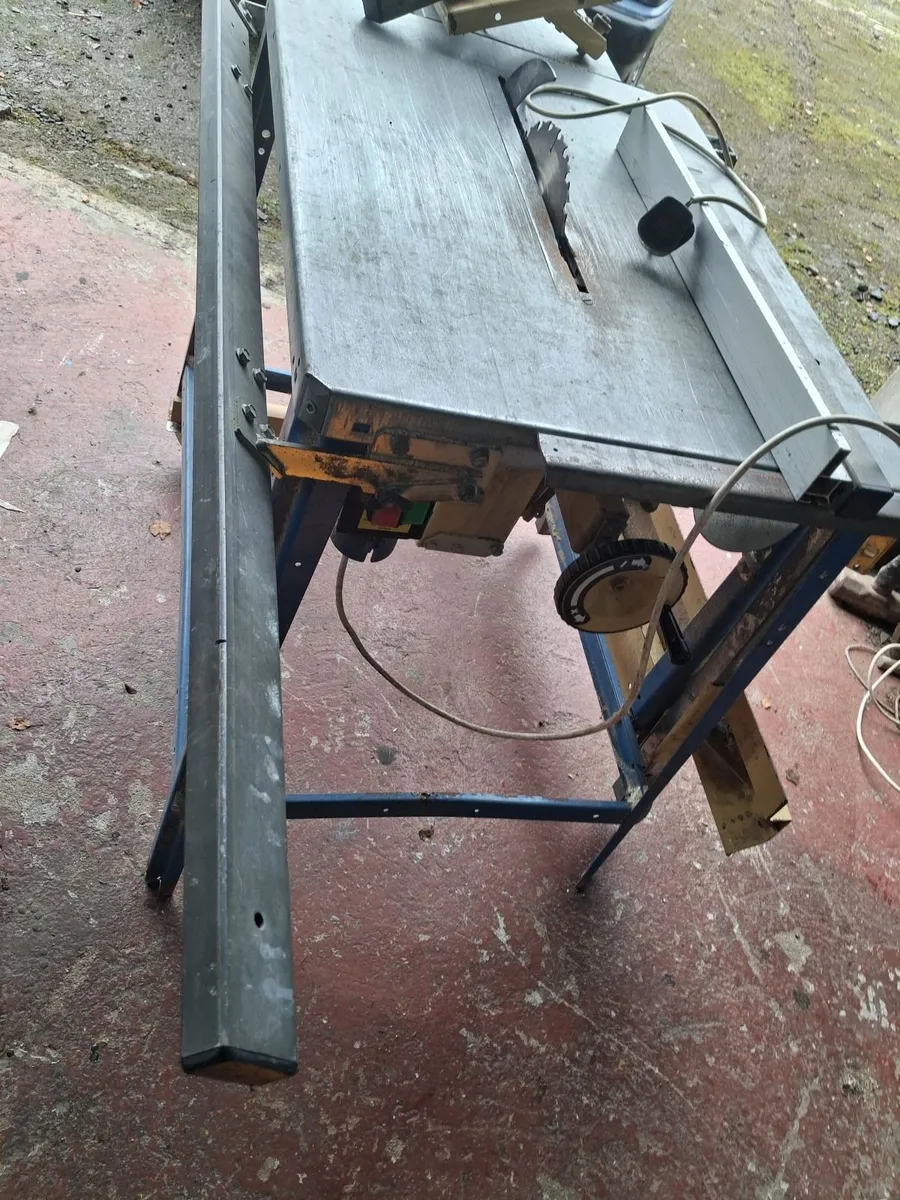 Table saw - Image 1