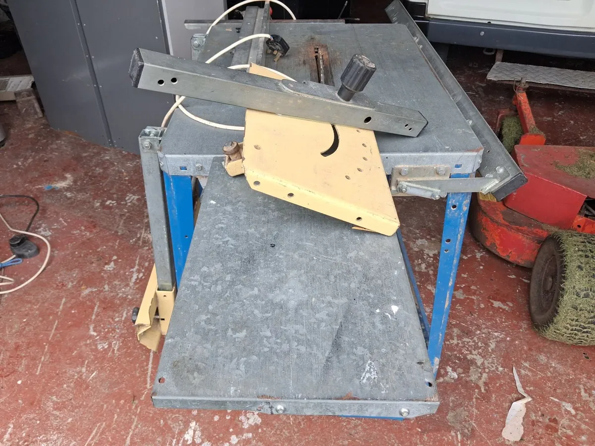 Table saw - Image 2