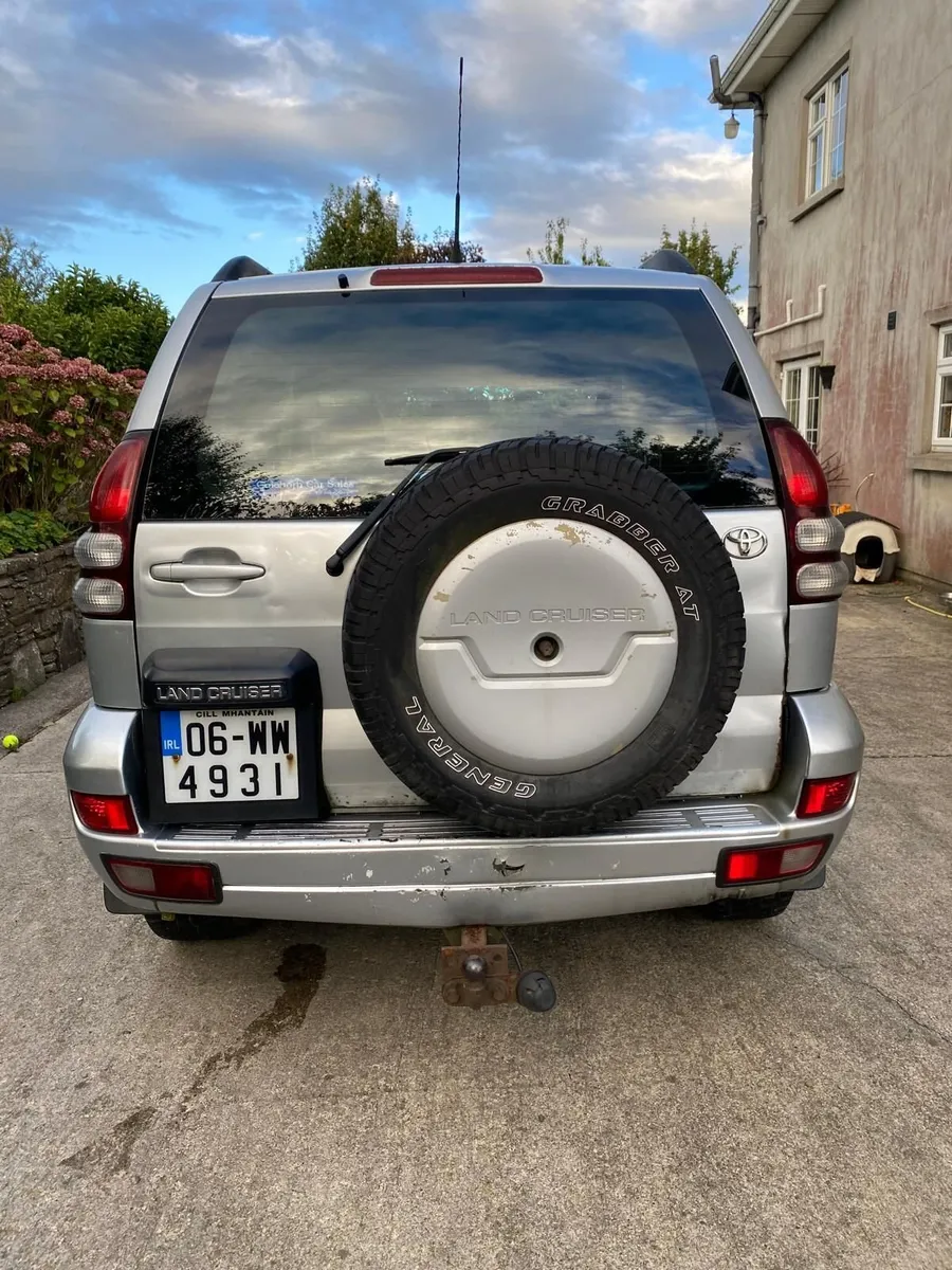 Toyota Land Cruiser 2006 - Image 3
