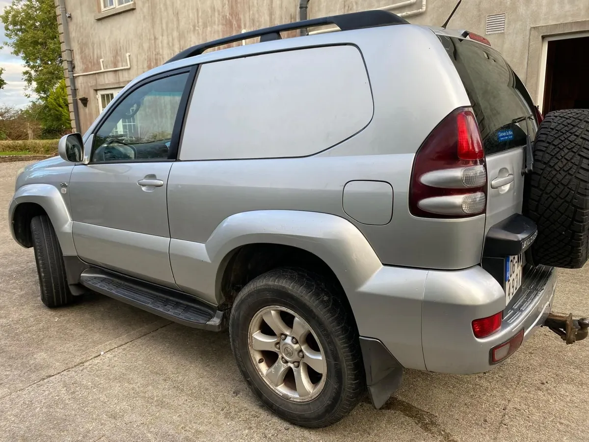 Toyota Land Cruiser 2006 - Image 2