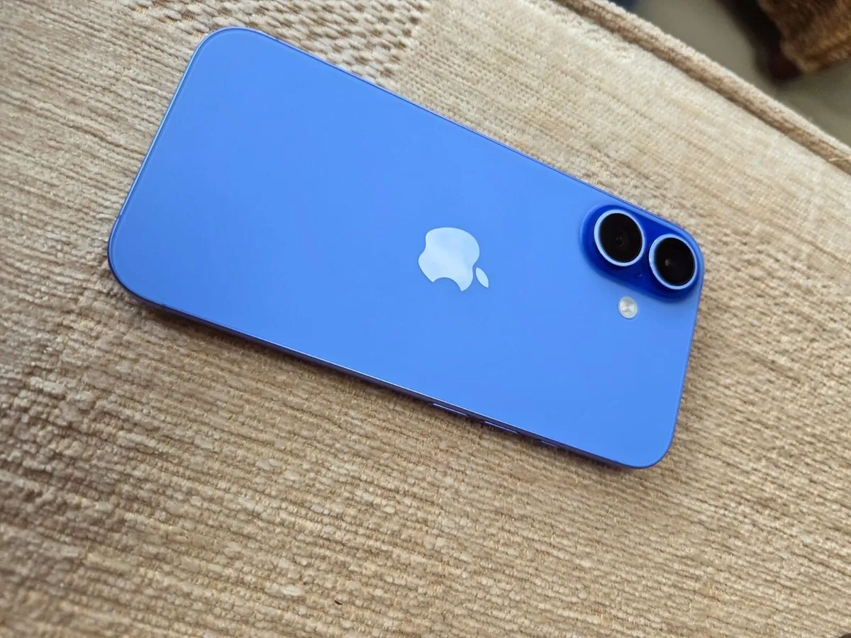 iPhone 16  128GB - ultramarine. Unlocked - Image 3