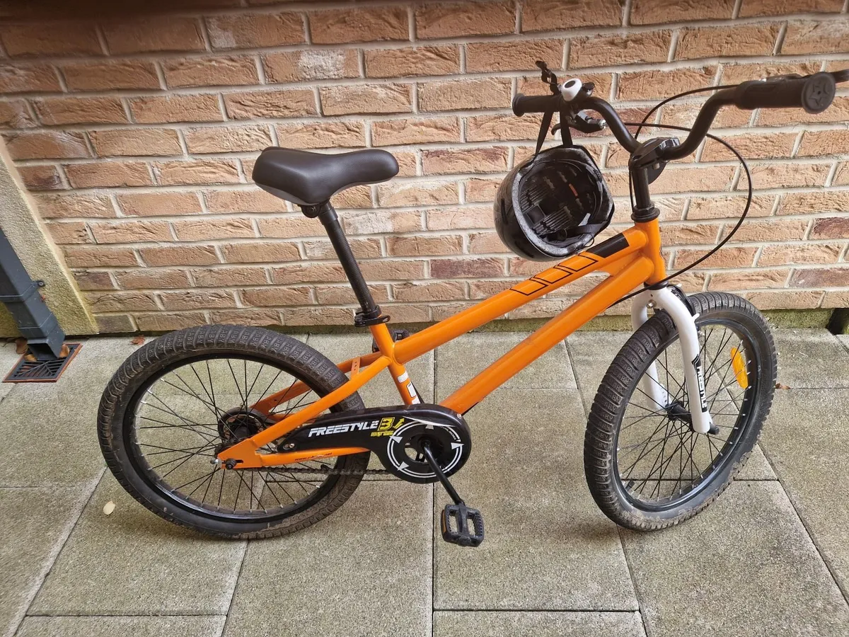 Kids Bike & Helmet - Image 2