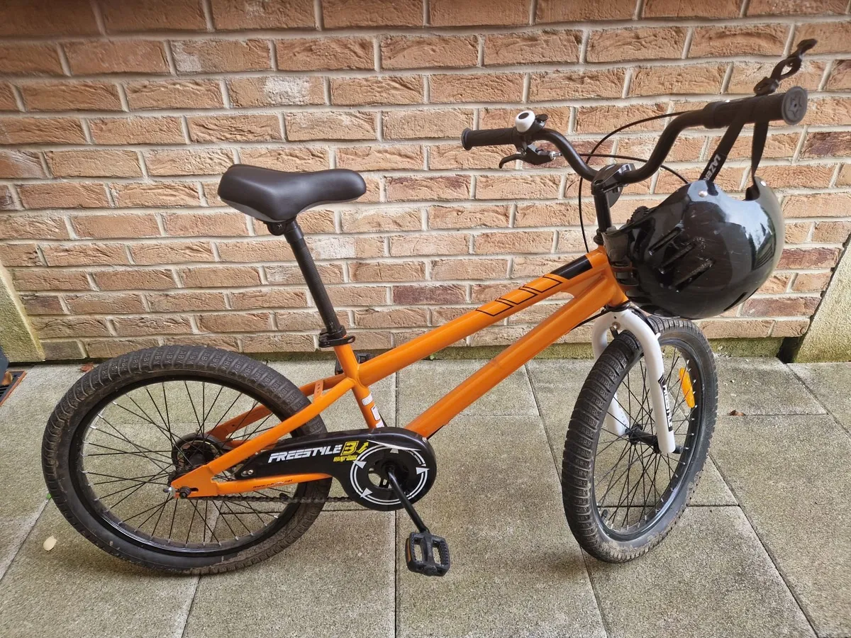 Kids Bike & Helmet - Image 3