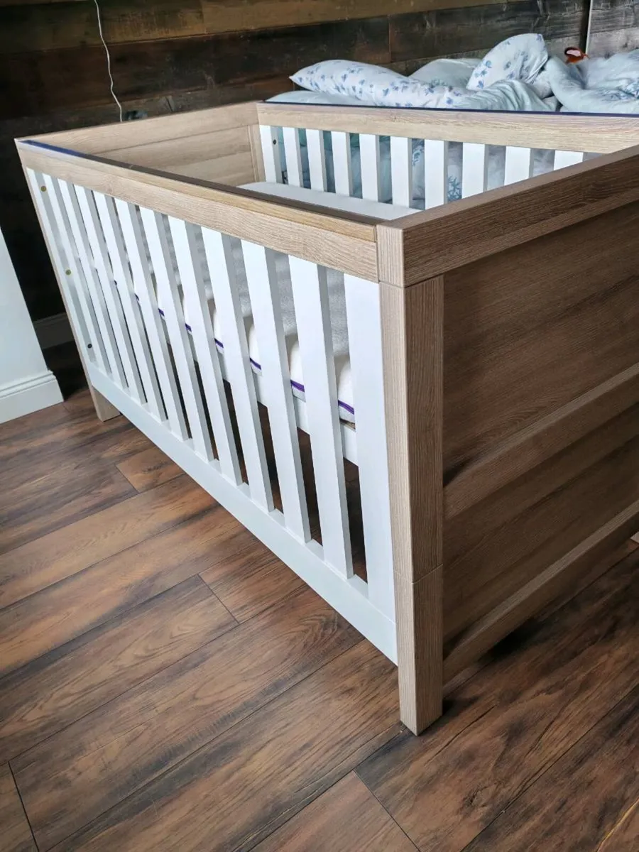Tutti Bambini 3in1 cotbed and mattress - Image 1