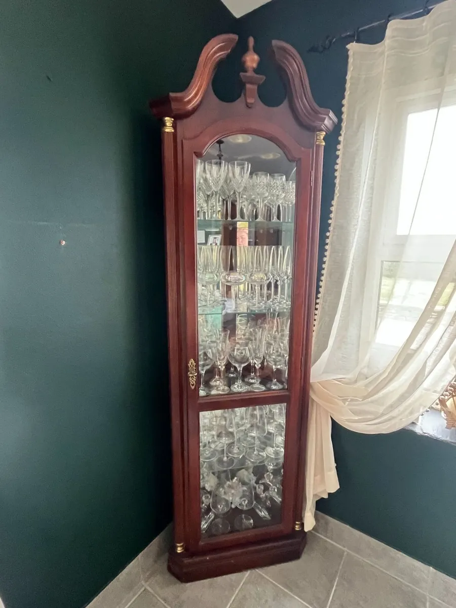 corner cabinet